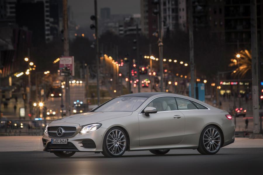  Mercedes-Benz E300 AMG Line Coupe 2017 года  (WW) (фото 6 из 20)